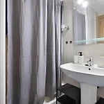 Estudio En La Cascada Τορρεμολίνος